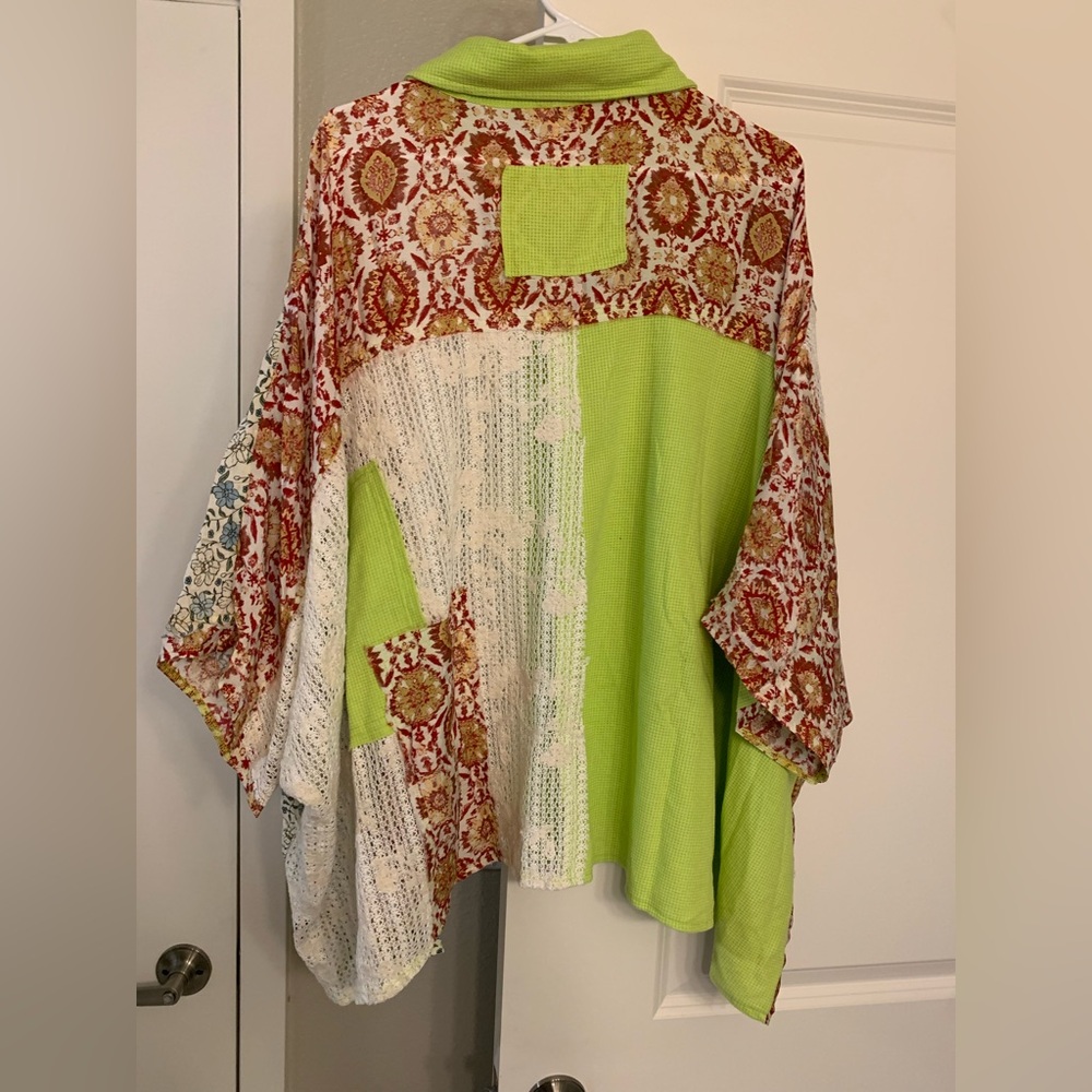 POL Floral Patchwork Lace Button-Up Oversized Shi… - image 2